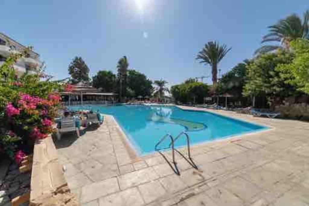 Dream Studio270M From The Beach Paphos Luaran gambar